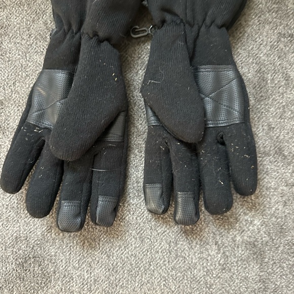 RedHead Black Gloves and Beanie Set - Picture 5 of 5